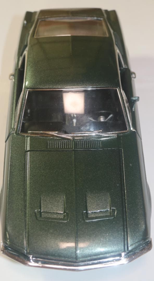 フォード　ムスタングＧＴ　１／１８（映画ブリットのマックィーン使用車と同型です）