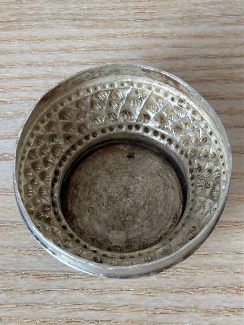 タイの骨董店で購入した銀製の蓋物