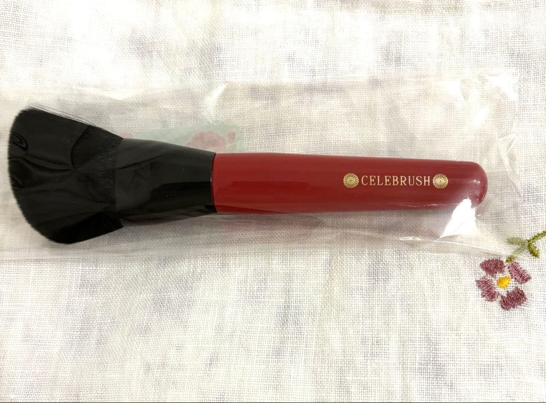 テラヘルツCELEBRUSH フェイスブラシ 赤