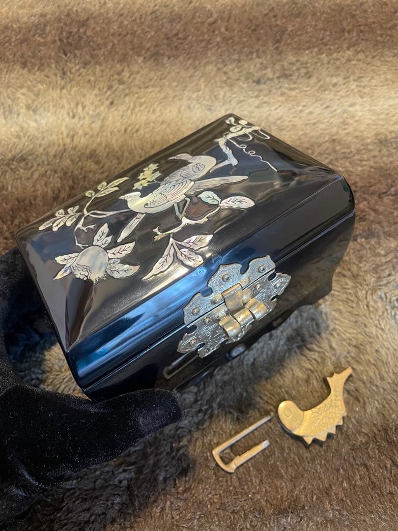 螺鈿細工　ジュエリーボックス　小物入れ　オルゴール　宝石箱