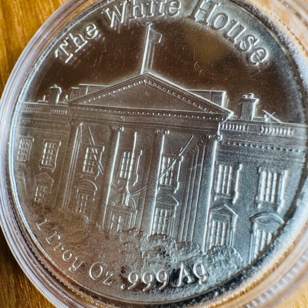 トランプ大統領 1オンス 銀貨 THE WHITE HOUSE 2 トランプ大統領 1