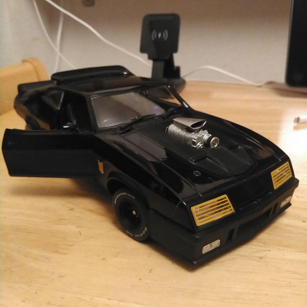 た*吉様 グリーンライト　1/18 MADMAX インターセプター　車両のみ