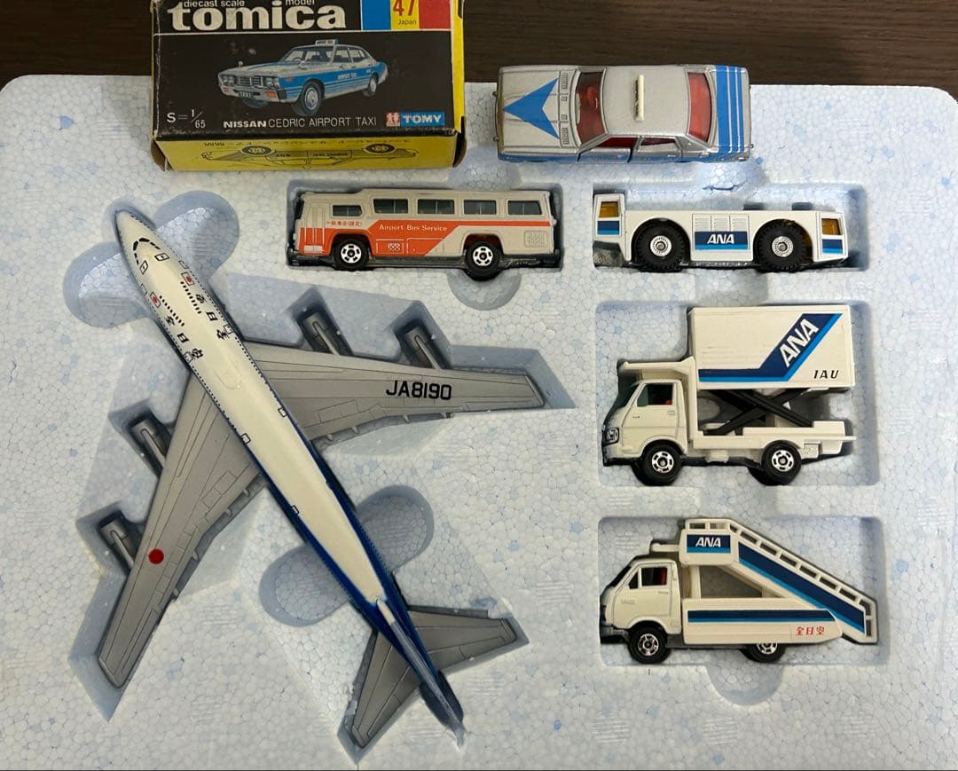 トミカ ANA 新空港セット セドリック空港タクシー