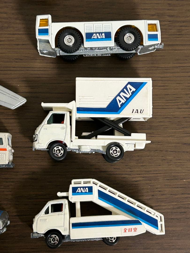 トミカ ANA 新空港セット セドリック空港タクシー