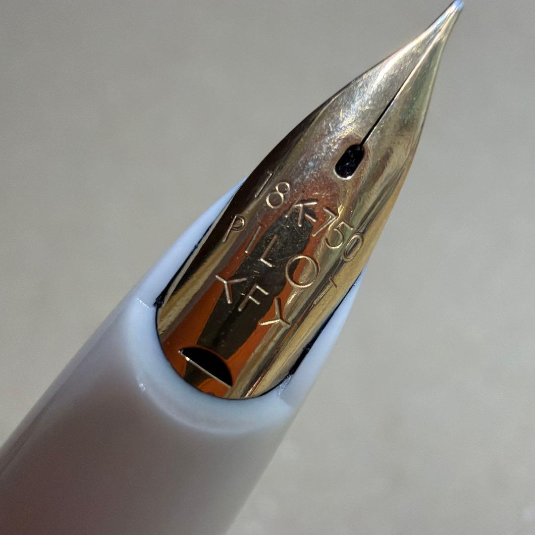 廃盤 PILOT パイロット Lady レディ 万年筆 18k F ホワイト - メルカリ