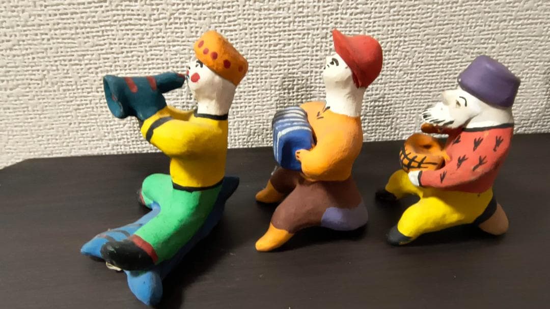 旧ソ　伝統工芸品　民芸品　ディムカヴァ・ディムコヴォ 土人形　楽器弾き人形