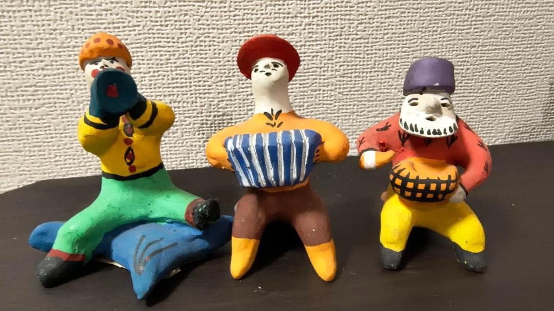 旧ソ　伝統工芸品　民芸品　ディムカヴァ・ディムコヴォ 土人形　楽器弾き人形