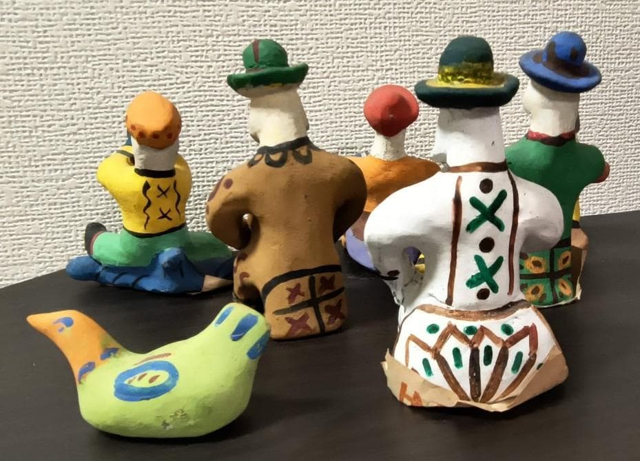旧ソ　伝統工芸品　民芸品　ディムカヴァ・ディムコヴォ 土人形　楽器弾き人形