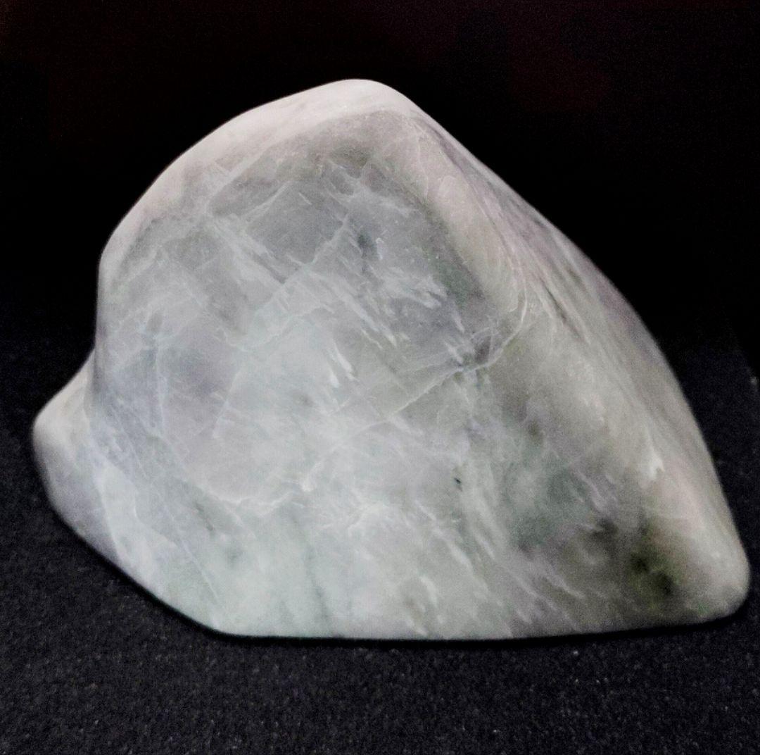 ☆翡翠原石☆糸魚川硬玉【姫川・磨き594g】