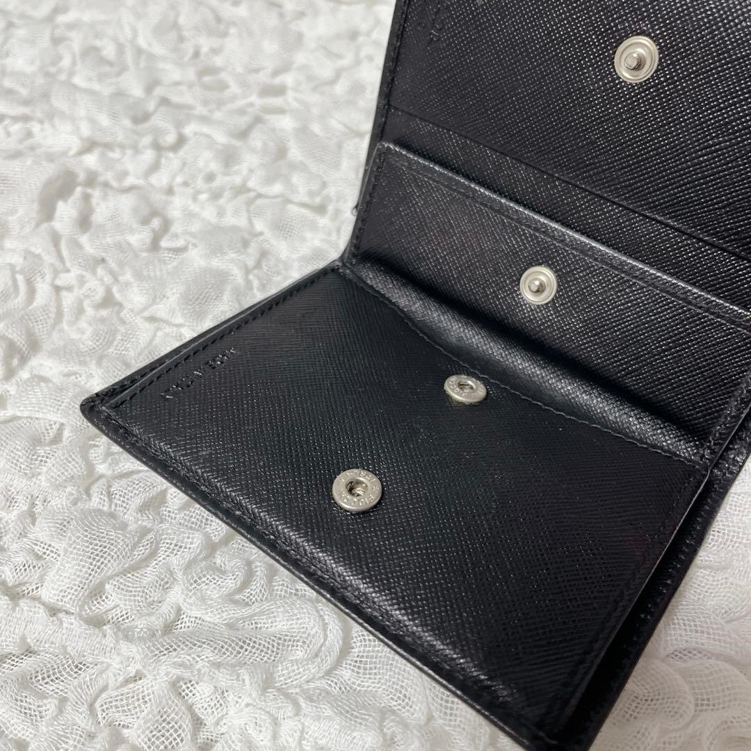 美品✨PRADA サフィアーノ　二つ折り財布　コンパクトウォレット　レザー　黒