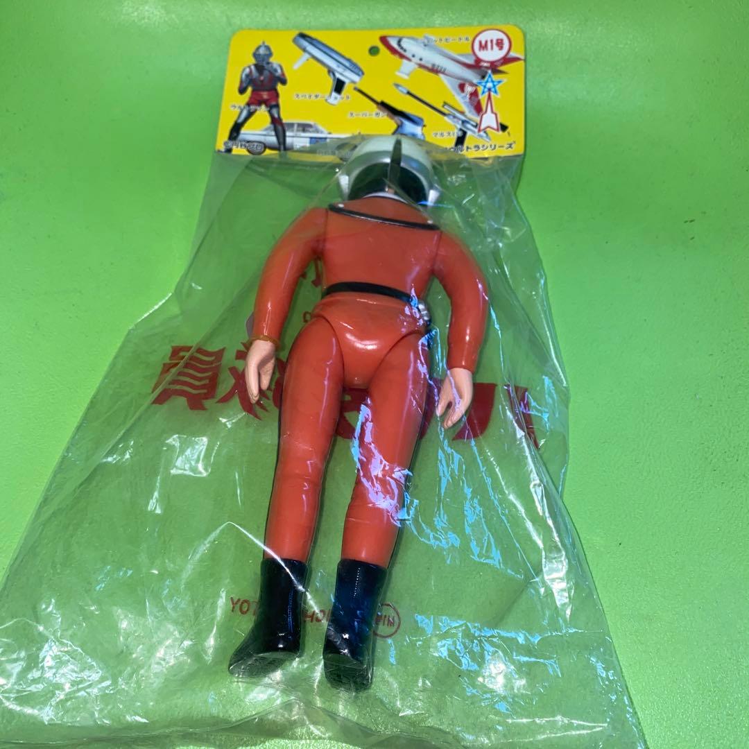 ハヤタ隊員 ソフビ ウルトラマン