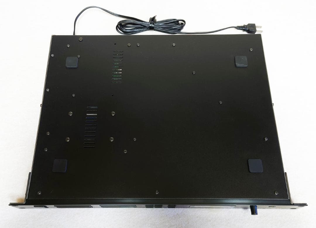 Roland R-8M ドラム・パーカッション音源 1Uラックマウント｜R-8