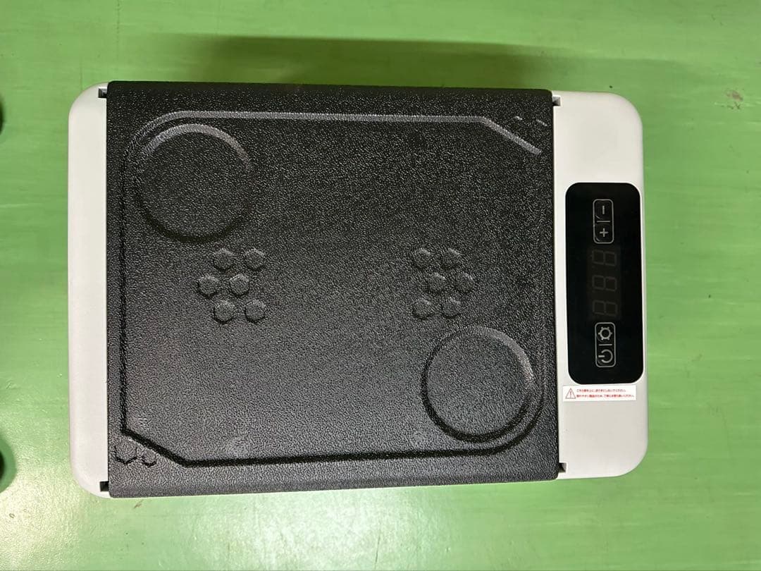 車載対応 ポータブル冷蔵庫 冷凍庫10L AC100V/DC12/24V電源対応