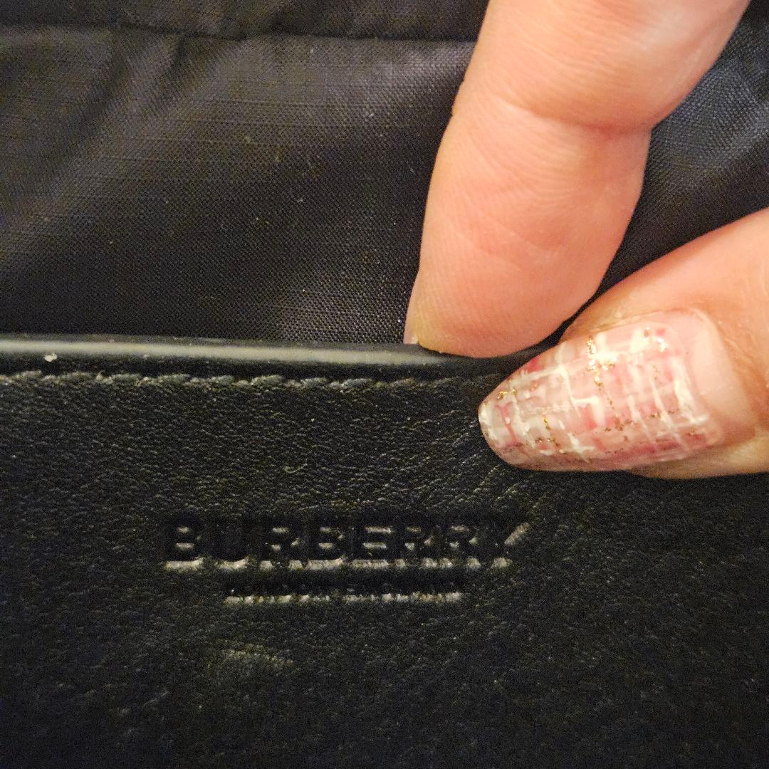 Burberry ブラック ショルダーバッグ