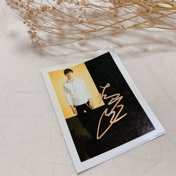 松山ケンイチ　直筆サイン入りポラロイド