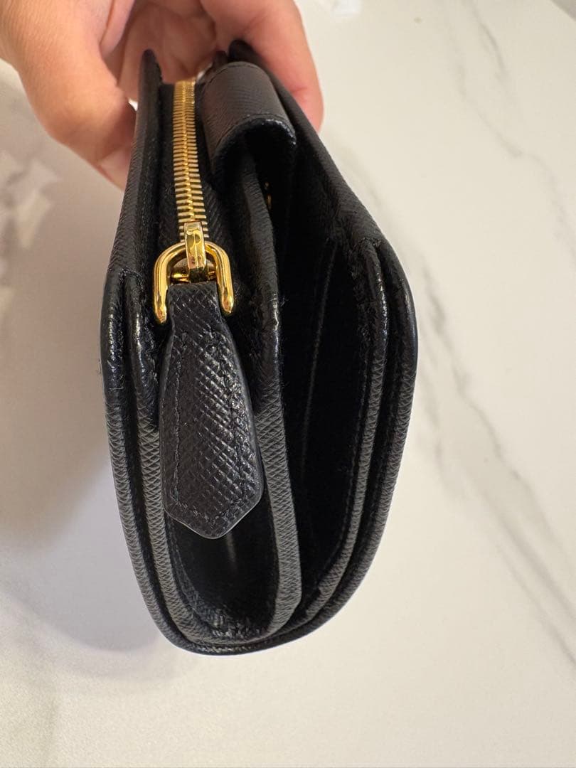 プラダ　PRADA 二つ折り財布　1ML018 黒　ブラック