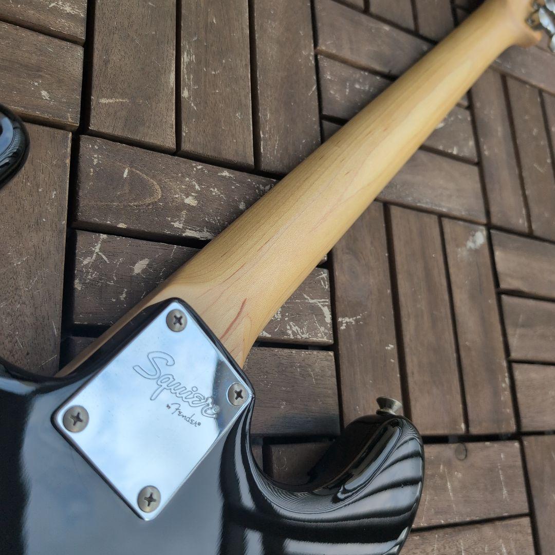 Squier by FENDER ストラト ラージヘッド BLACK！