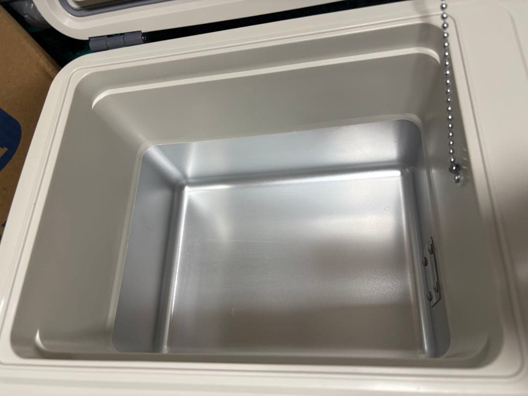 未使用 ツインバード 2電源式ポータブル電子冷温機 OR-612