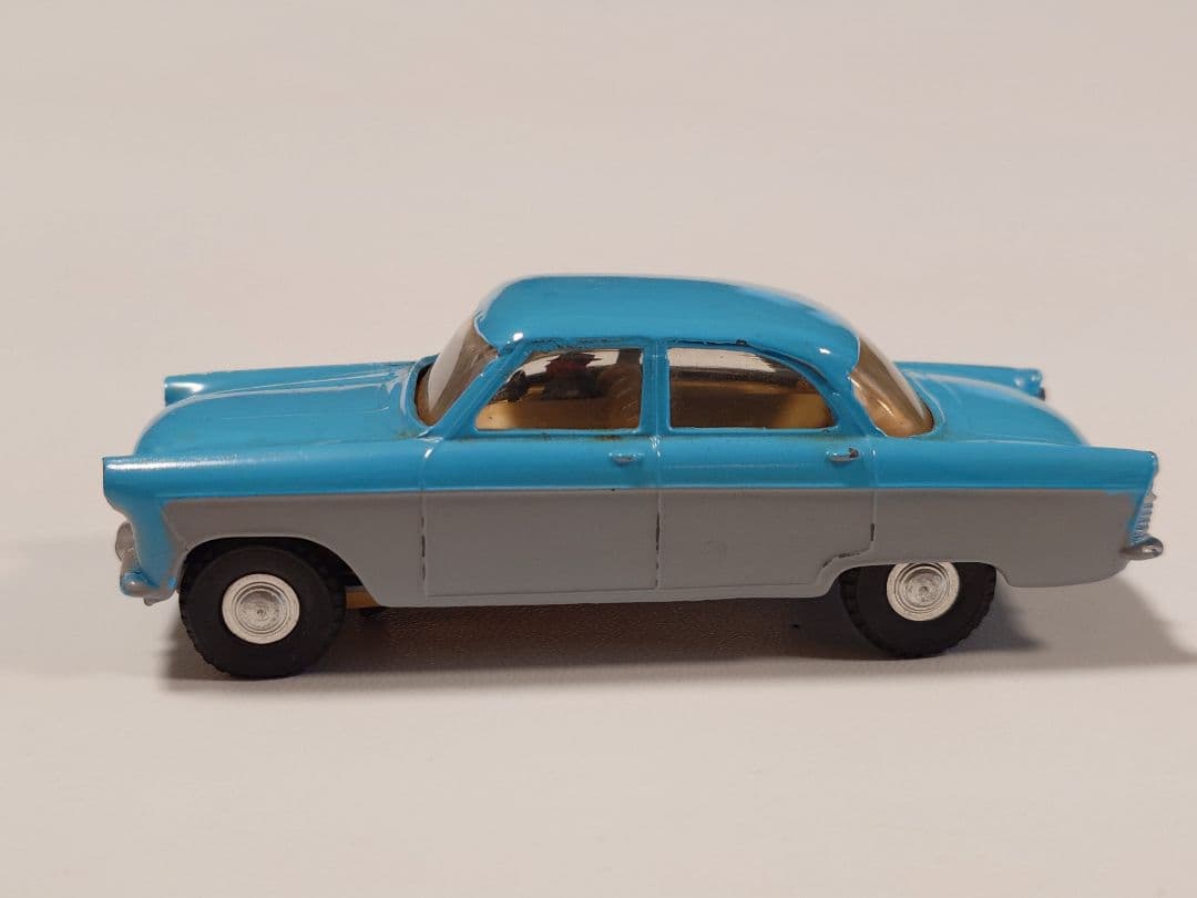 ミニカー SPOT - ON FORD ZODIAC with head light