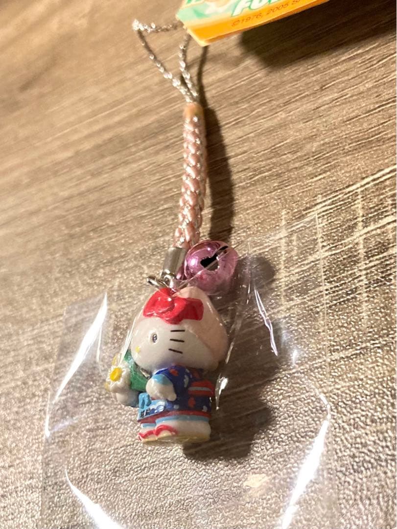 美品】ハローキティ ご当地キティ 福井限定 越前水仙バージョン 根付け