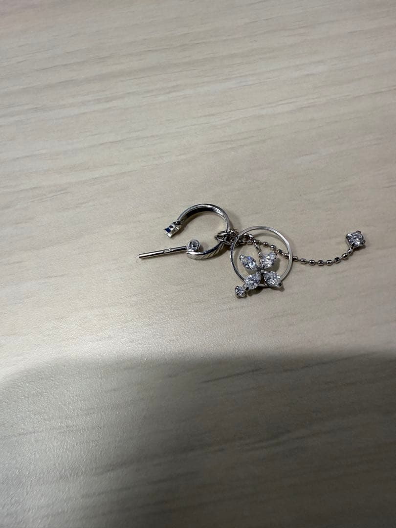 3万】WGK14エルサカエ フラワー モチーフ ピアス - メルカリ