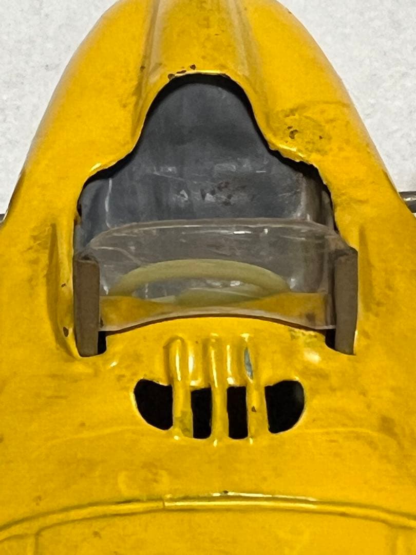 ドイツ製　ヴィンテージ1940年〜1970年　ベンツのブリキ自動車　2個セット