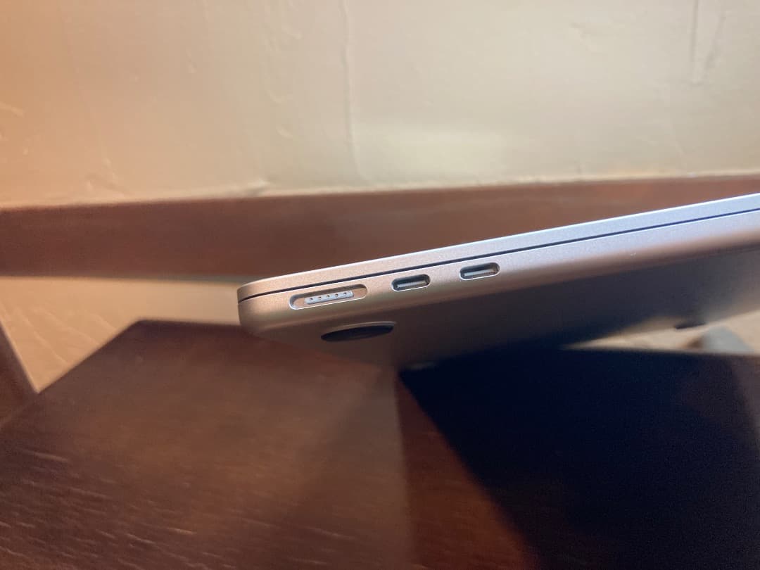 Apple MacBook M2 13.6inch 本体