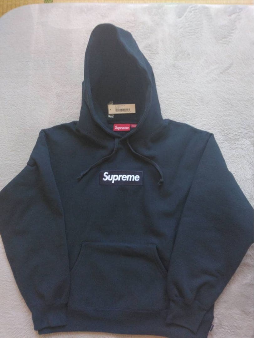 ほぼ未使用品Supreme Box Logo Hooded Sweatshirt