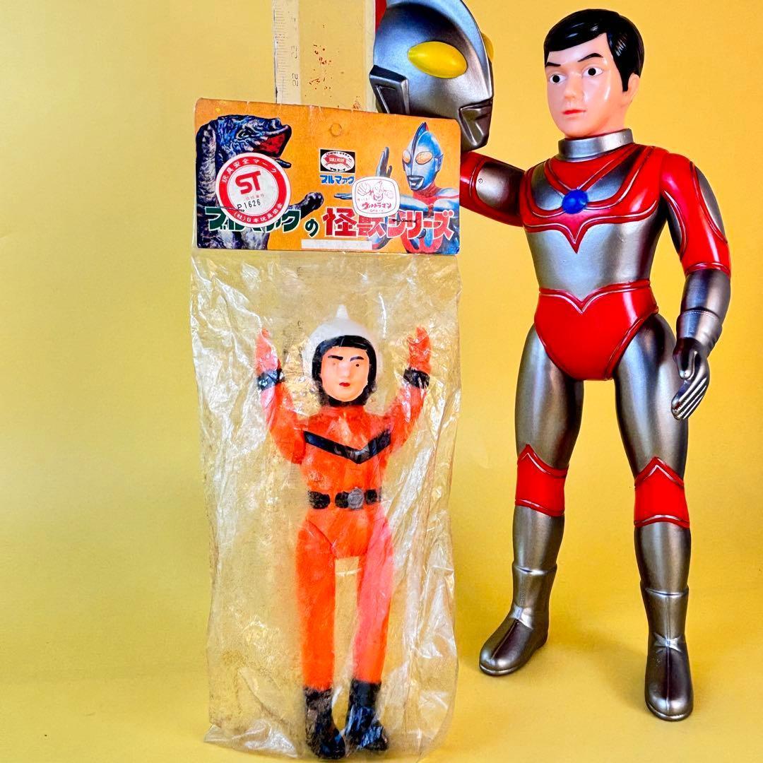 帰ってきたウルトラマン 当時物万創えあわせマット隊員サイン入り 帰っ