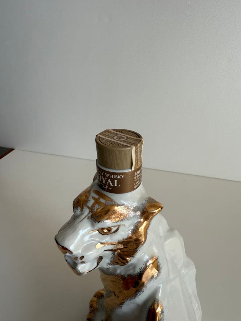 未開栓》サントリー ウイスキー ローヤル 寅 干支ボトル 2010 未開栓
