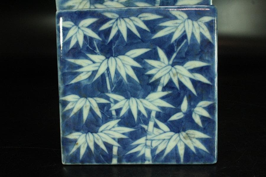 中国美術 青花 白抜 笹紋 段重 高18.5cm 清(K-LC670)