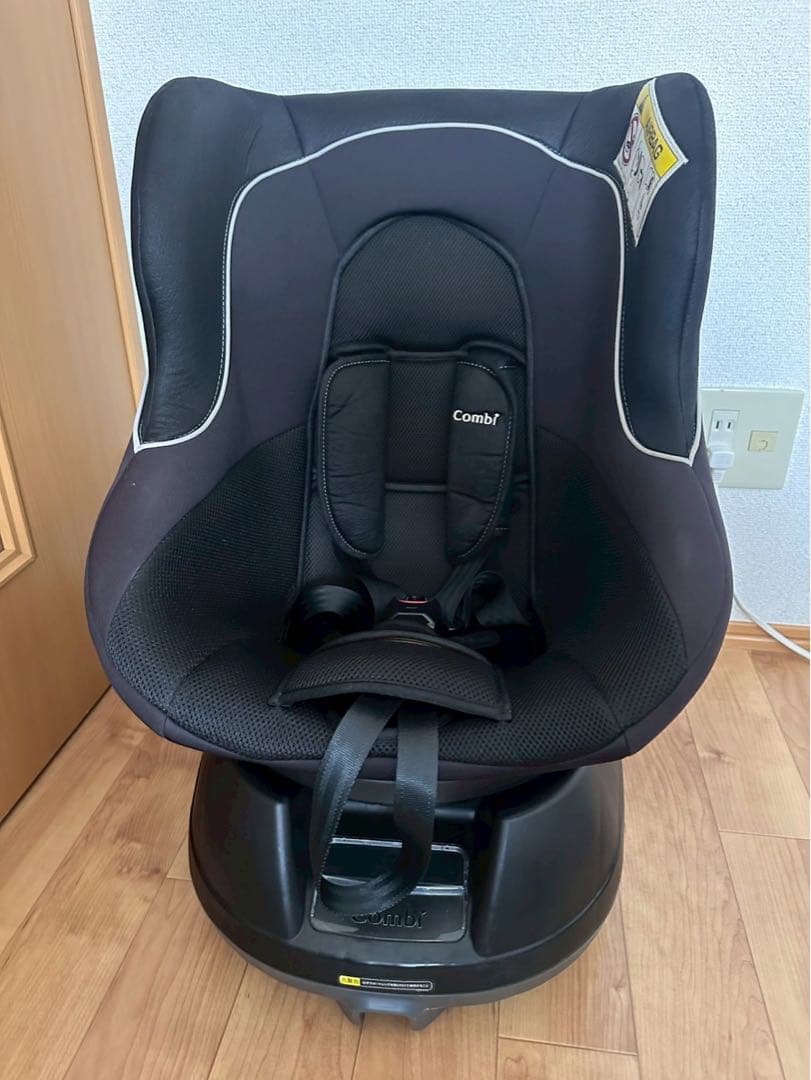 良品✨ コンビ ネセルターン チャイルドシート シートベルト固定