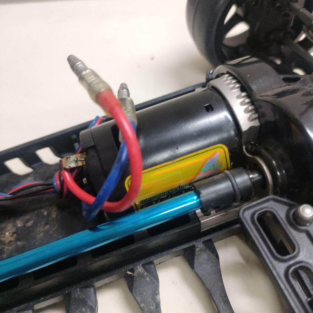 ヨコモドリフトパッケージシャーシ、おまけボディ付き