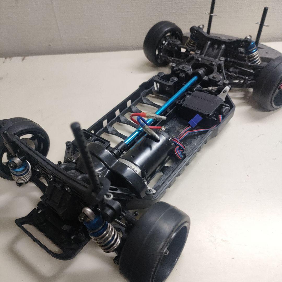 ヨコモドリフトパッケージシャーシ、おまけボディ付き