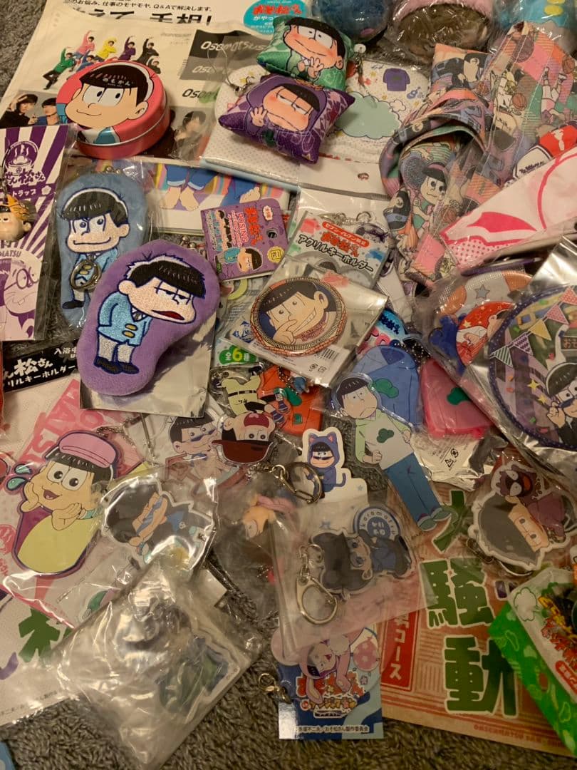 おそ松さん グッズまとめ売り ☆約130点☆ - メルカリ