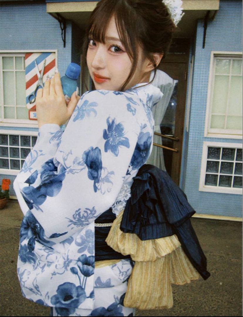 水彩花柄浴衣セット[gi1519] ネイビー　ホワイト　大人花柄　兵児帯