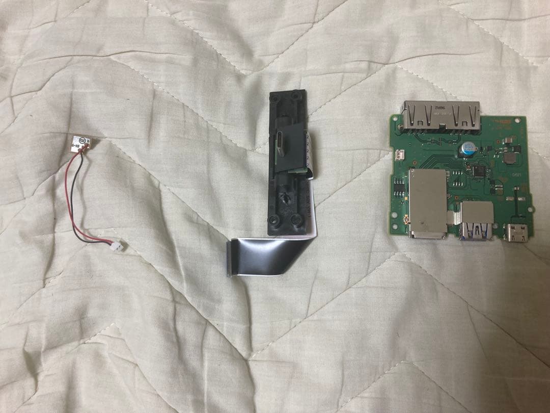 Nintendo Switch フルセット+おまけ付き Joy-Con新品同等