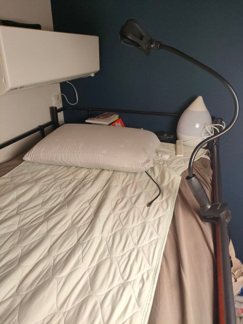 ハイタイプ　ロフトベット（フレームのみ）、シングル　 2口コンセント付き