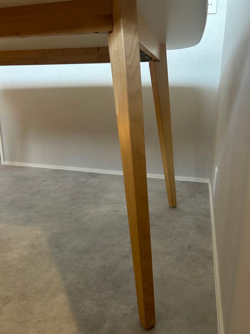 NORDMYRA ダイニングテーブル