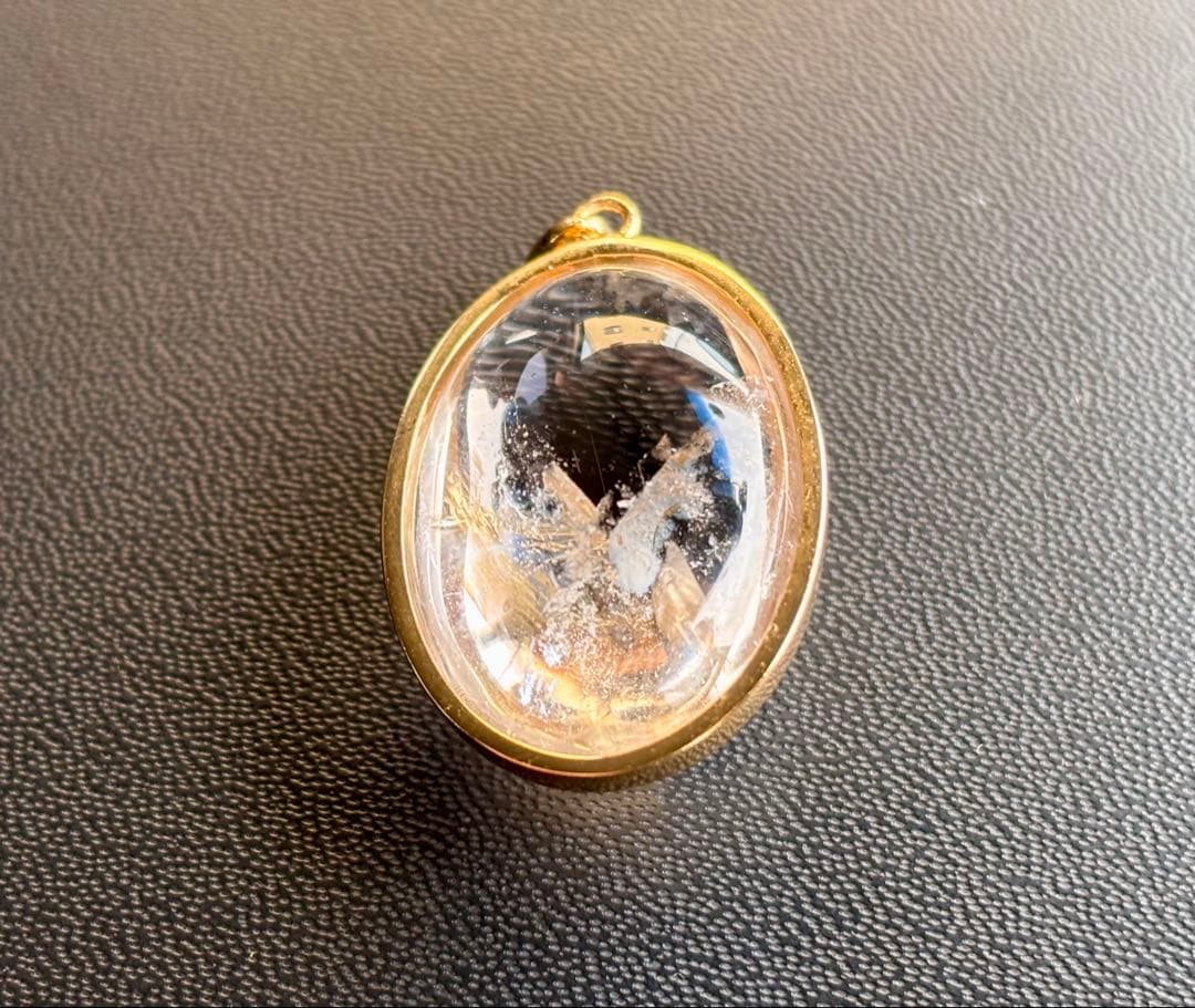 ひろリン　永遠の愛を願う水晶の究極形態　虹のマスターウラルレムリアン