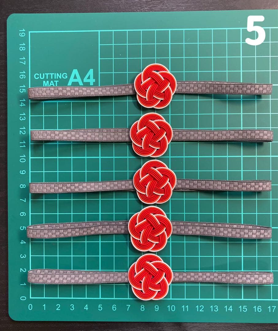 水引パーツ　meredithページ