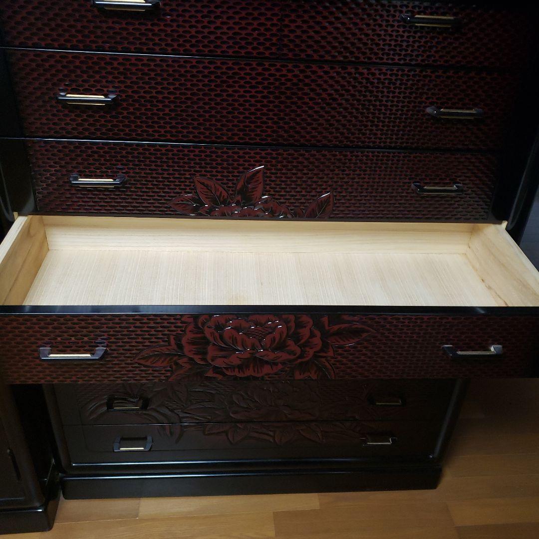 鎌倉彫桐箪笥 花彫刻 8引き出し