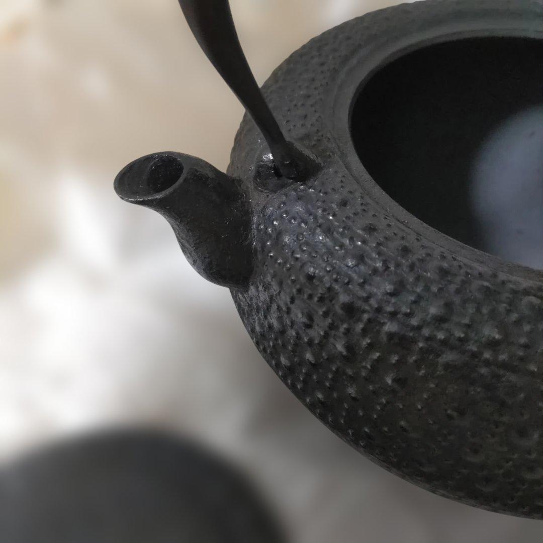 ハッシーさま専用 黒い鋳鉄鉄瓶 本場