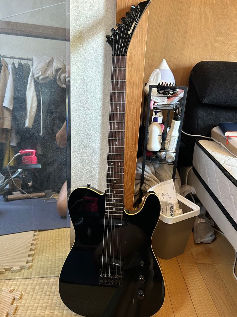ブラック エレキギター フェルナンデス、状態良い