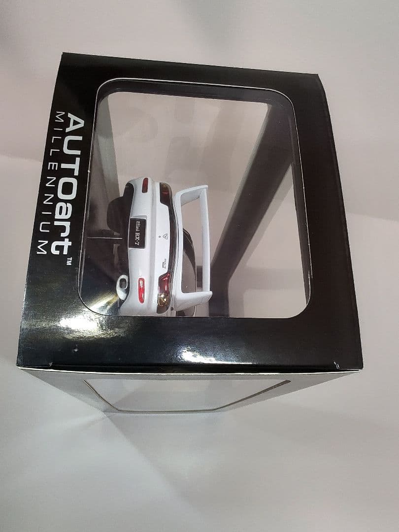 オートアート 1/18 RX-7 FD3S チューンドバージョン ピュアホワイト