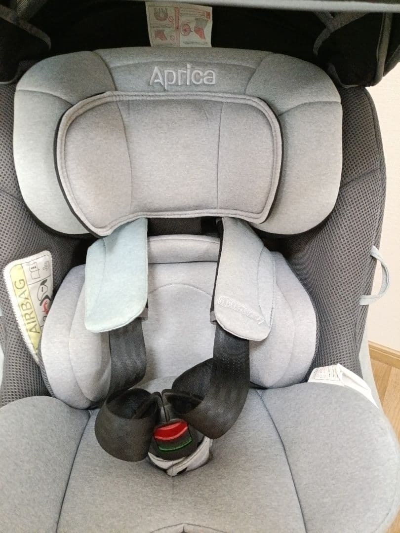 くつ　Aprica クルリラAC グレー ISOFIX チャイルドシート