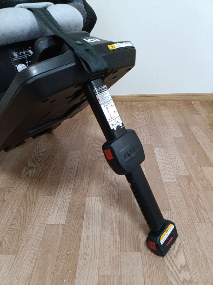 くつ　Aprica クルリラAC グレー ISOFIX チャイルドシート