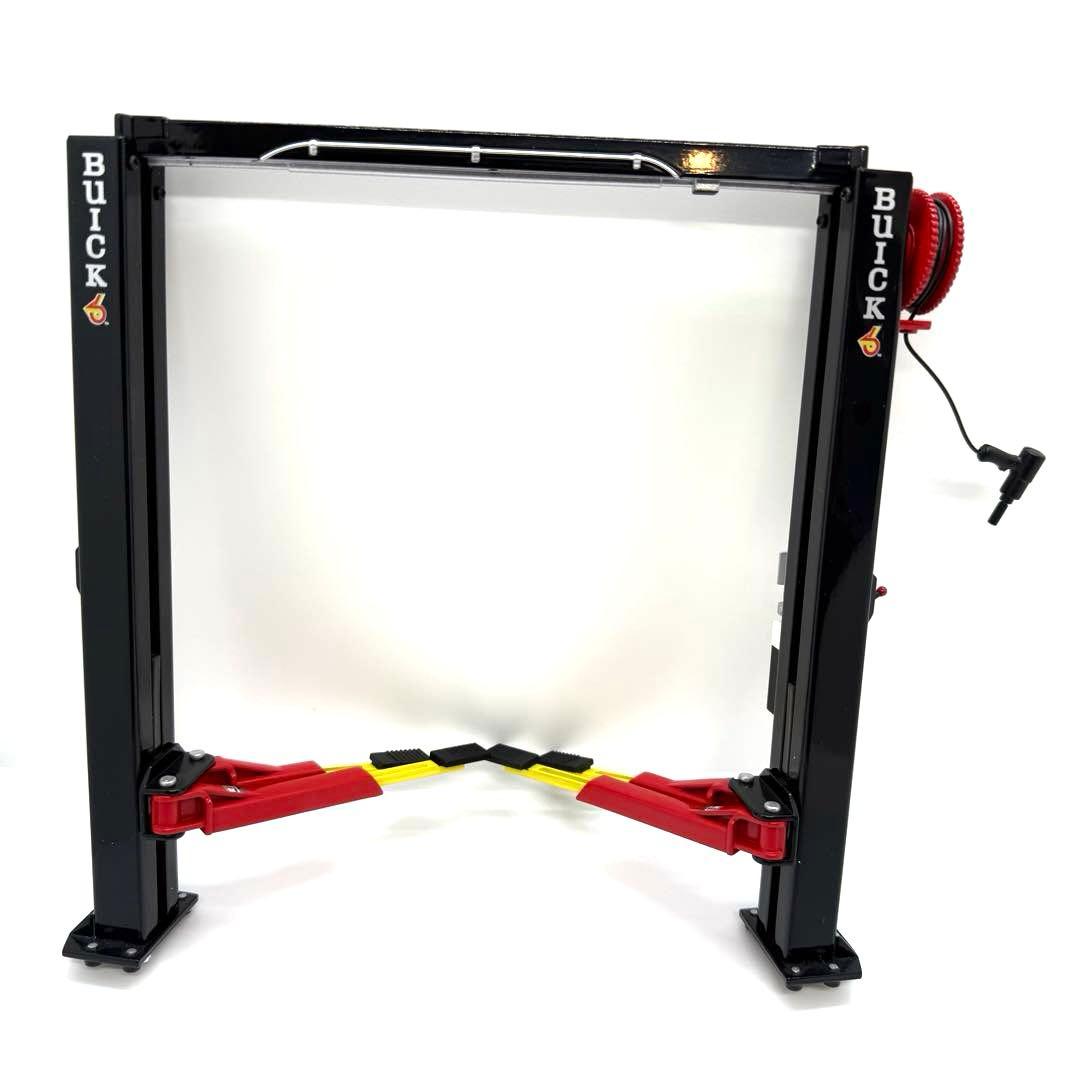 激レア BUICK 2 POST LIFT 1:18スケール 限定版