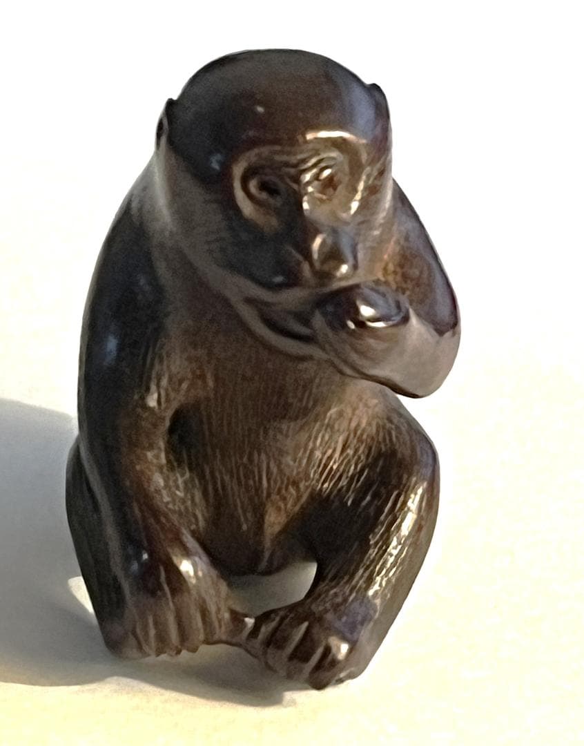 根付 猿 線刻銘「白龍」 根付 猿 線刻銘「白龍」 猿根付