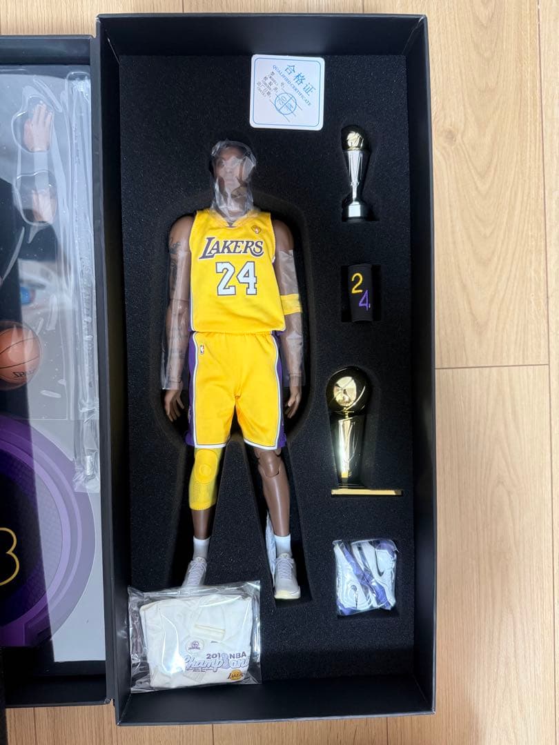 【週末値下げ】エンターベイ コービー・ブライアント kobe